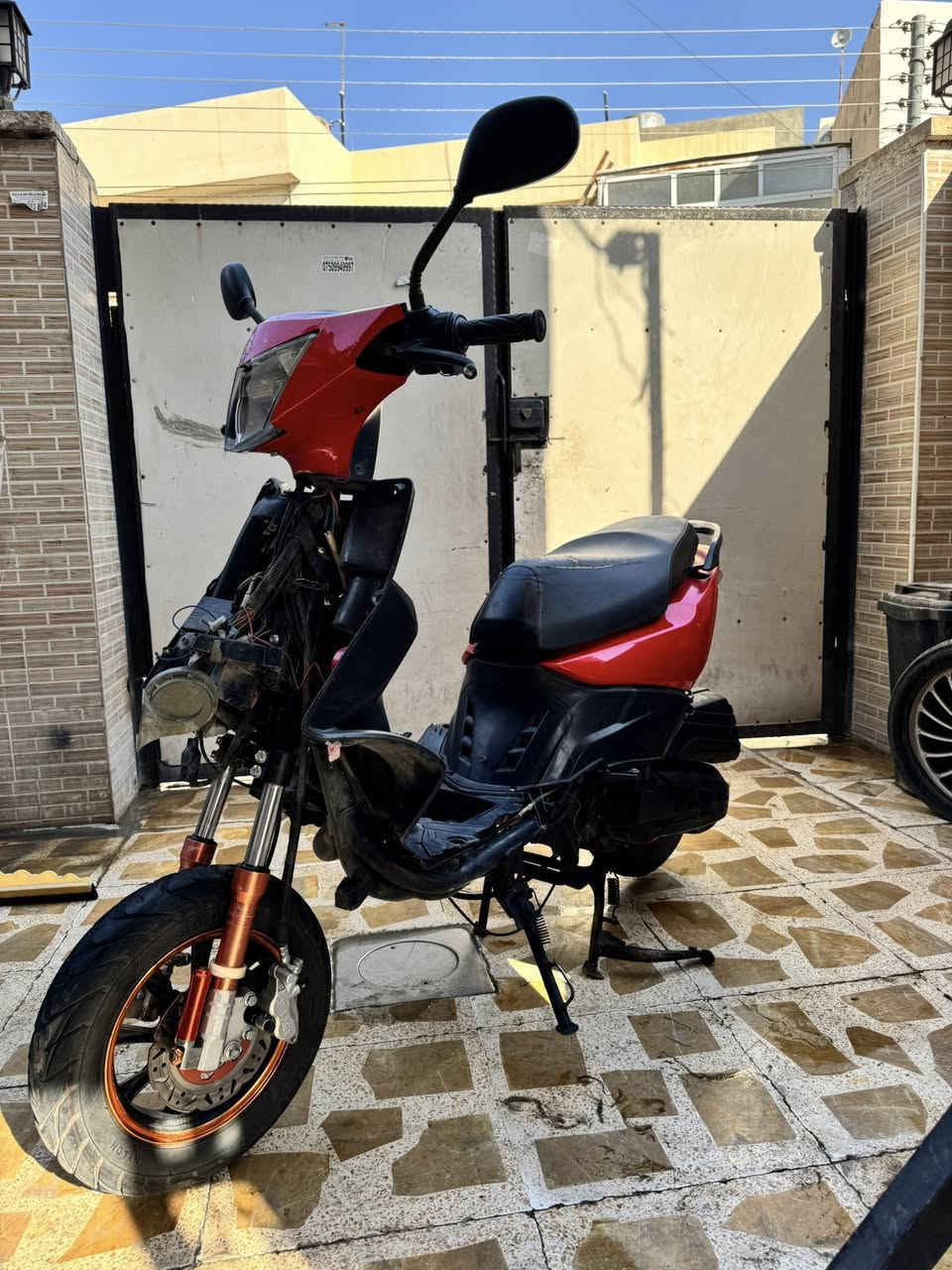 السلام عليكم للبيع ماطور MAXمضلع. صيني موديل 24مكينه 125cc

مكينه مامفتوح كبس فقط مبدل كور. اصلي 

موجود داخل المنشور  اكزوز رياضي. نار وفصلات  كلج رياضي اصلي ابريك. دسك شغال امامي وخلفي. سلف شغال هندر شغال بس مامشدود غراضه موحوده قايش اصلي مانع سرقه. قفل وفتح وانذار وتشغيل ناريه عن بعد لايت امامي غلي وناصي شغال هورن بس يحتاج تبديل مكاني اربيل قرب زيلان ستي. 

رقم موبايل وتساب ***********

السعر 320وبي مجال بسيط
