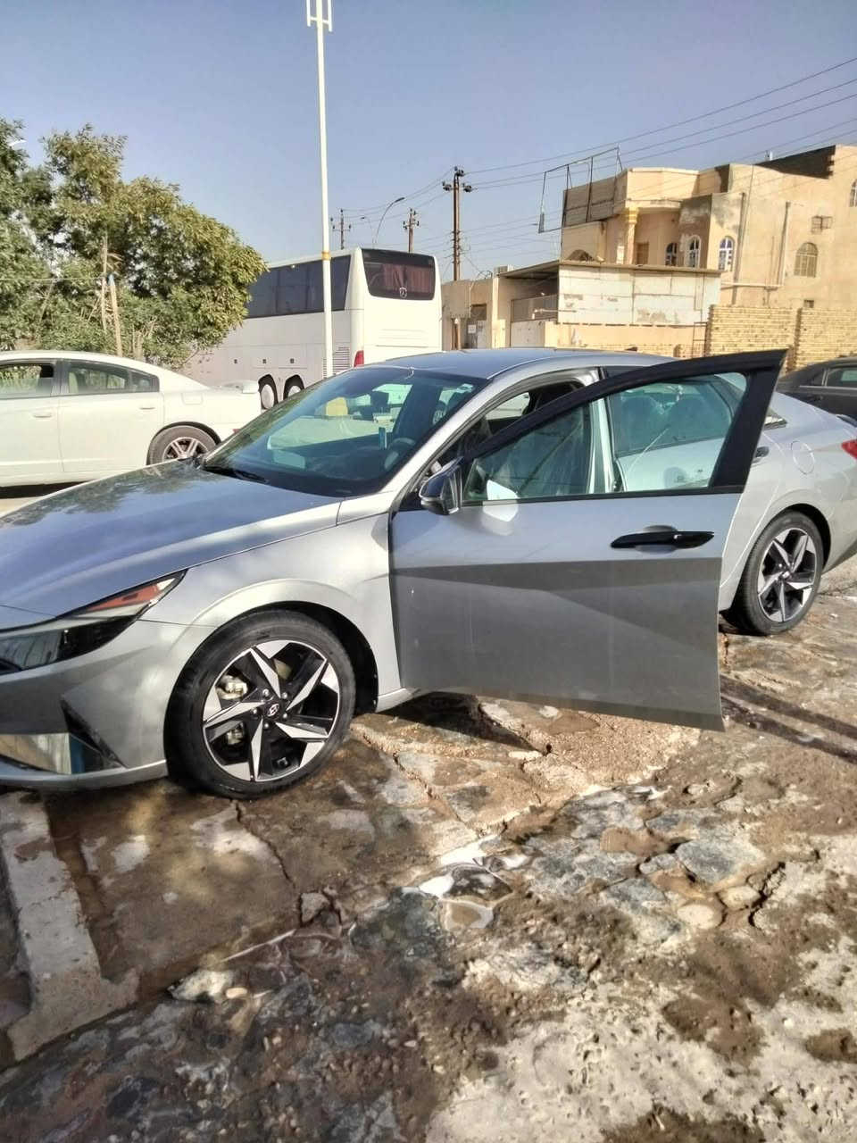 السلام عليكم مكلف بلنشر الانتره موديل 23رقم معوقين بسمنه ماشيه 47الف كيلو مواصفات بصمه تشقيل بصمه ابواب ترحيب عن بعد باقي التفاصيل عل رقم صاحب السياره ***********
