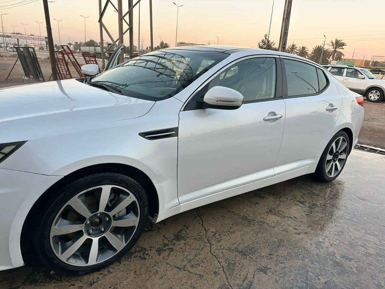 السلام عليكم سياره اوبتيما خليجي موديل 12  محرك 2000 السعر130   بدون ضرر وبدون صبغ سياره جاهزه وحلوه رقم بغداد   ***********
