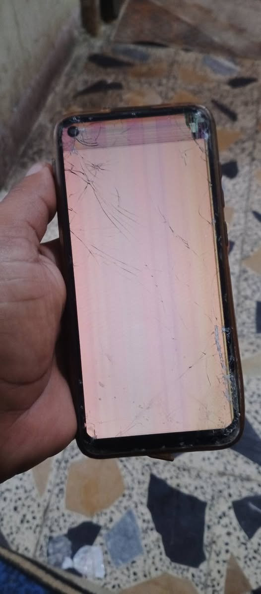 تلفون هسه نكسرت شاشته
A11
حلو للاطفال شحن مالته ميخلص 
حي الحسين ***********
سعر 30 قفل
