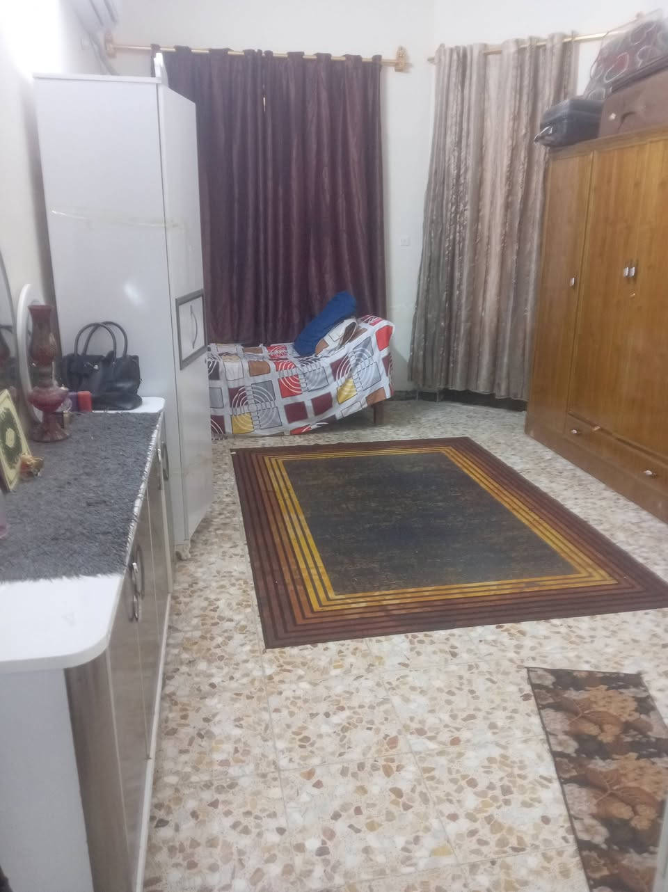 بيت البيع مساحه 150 متر واجها ٧ ونص نزال 20 طابقين كامل قريب من السريع مربع ال 4000 الاستفسار ***********
