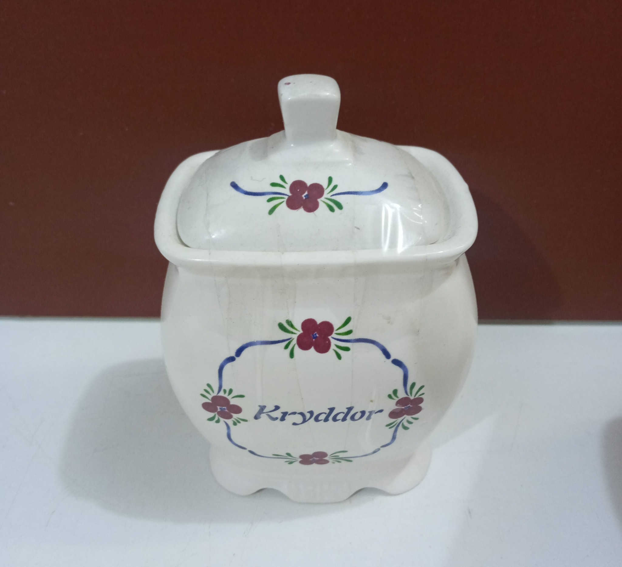 يالله🙏
جديد #أيفا2
طقم شكردان انكليزي 4 قطع
واحد كبير
و3 قطع صغير✅

توصيل داخل وخارج واسط🚘


**إذا كنت صاحب هذا الإعلان وتريد حذفه لأي سبب، رجاءا أرسل رسالة إلى الدعم الفني**