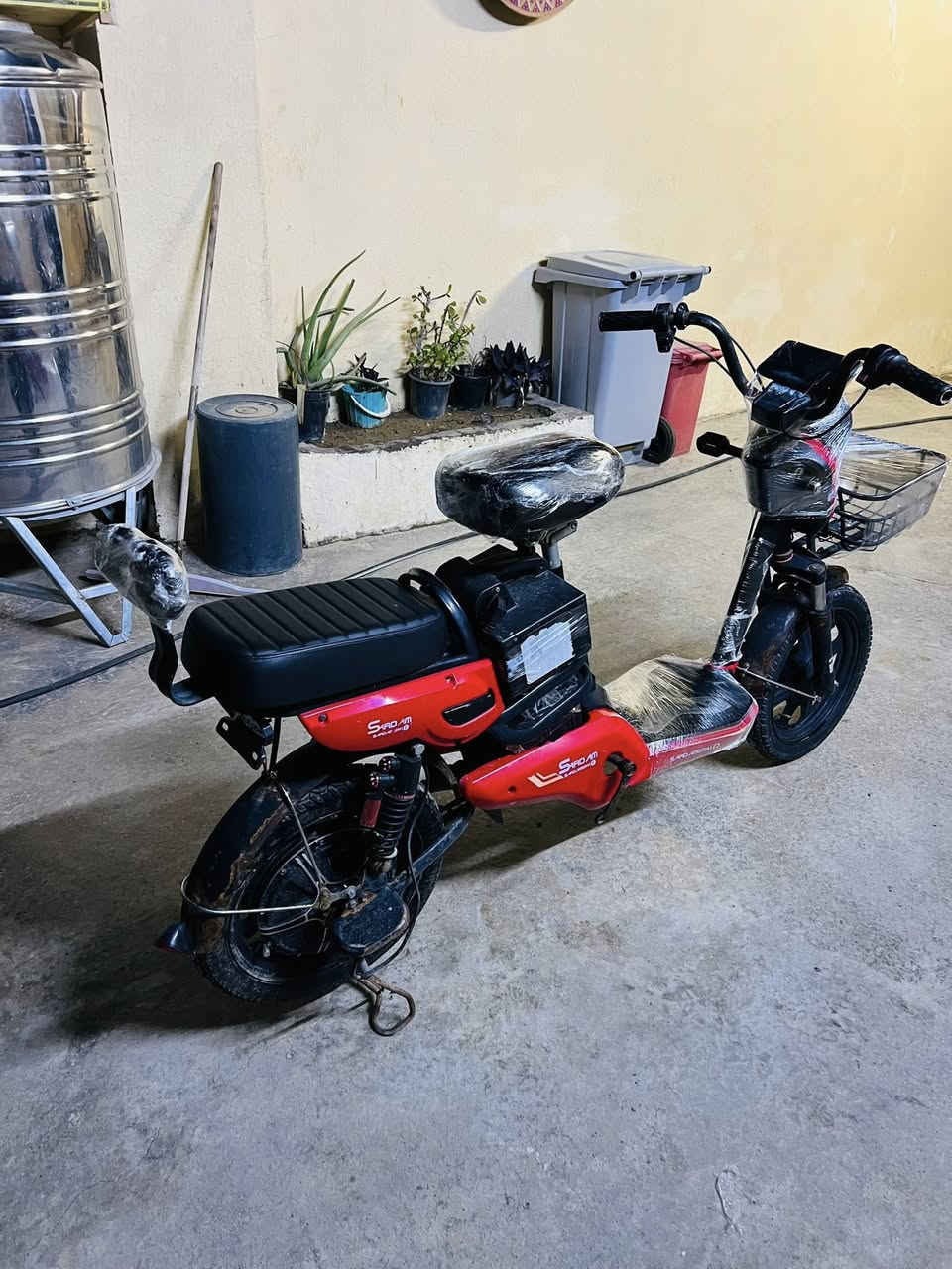 سلام عليكم دراجه شحن للبيع حجم ١٦دراجه خير من الله سعرها ١٢٥مكاني ديالي بعقوبه تحرير الستفسار اتصال برقم ***********
