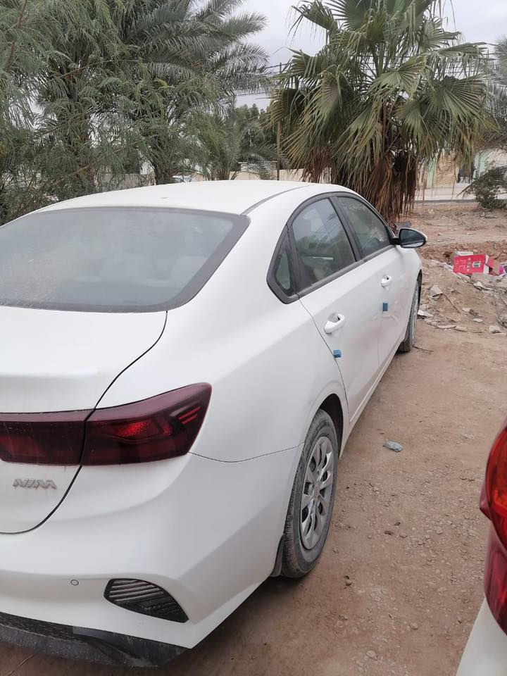 السلام عليكم للبيع كيا سيراتو خليجي 
موديل 2023
ماشيه 21الف فقط 
مواصفات عاديه 
تبريد قطعتين
مكينه1600
سياره جديده ونظيفه 
السعر 170وبيه مجال بسيط 
الرقم ***********
