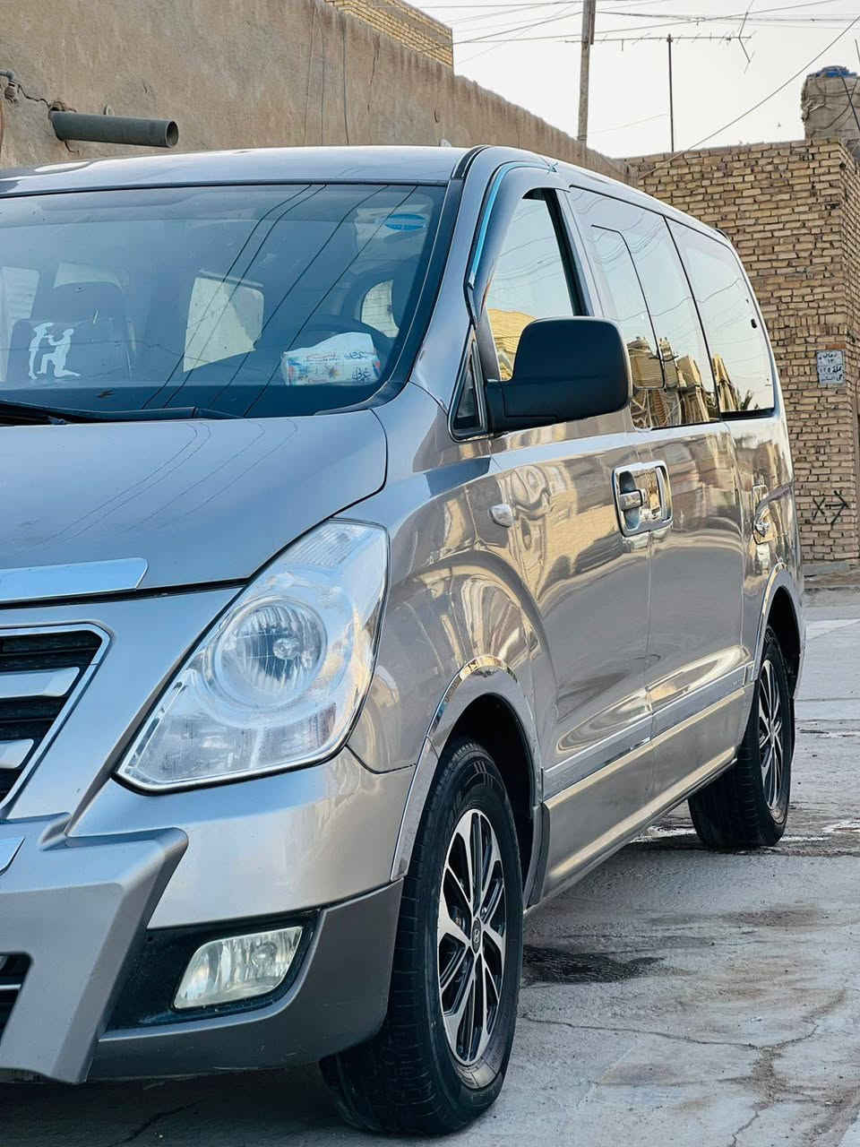 سلام عليكم ستاركس للبيع موديل 2015 مكفوله كفاله عامه فول مواصفات محوره سبلاين 9 قبق اسود جديده
تبريد حداد تخم تاير ويل بي اي بي رقم بصره نكليزي 
مكان ناصريه مركز     خوان انه مكلف بل نشر  رقم صاحب السياره ***********    ***********
