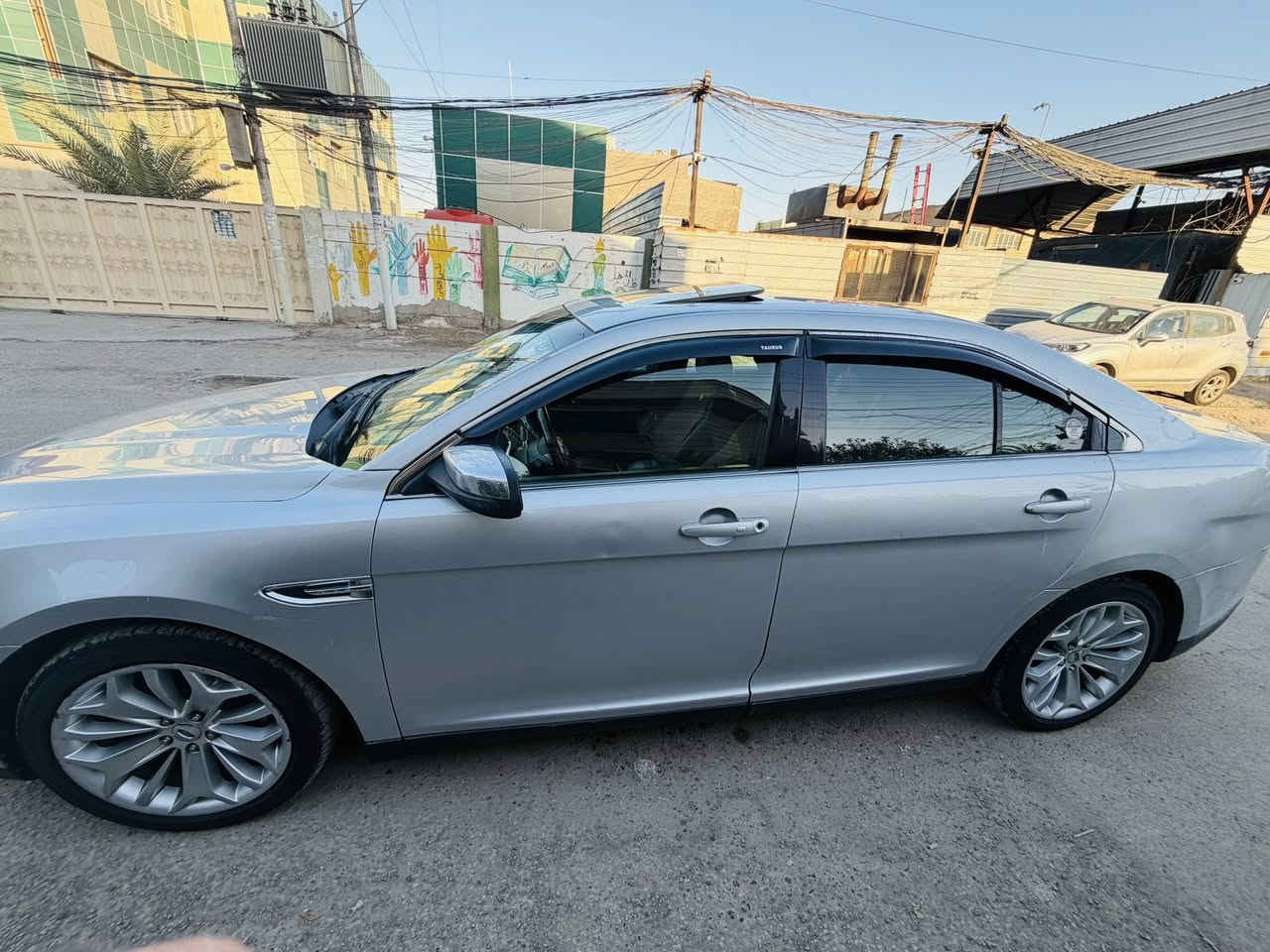 فورد تورس 2013 LIMTED فول مواصفات
محرك 3500 ( 6V )
(بصمة تشغيل وابواب - فتحة - كشنات جلد وكهرباء وتدفئة وتبريد وخزن - شاشة وسستم صوت سوني - حساسات ورادار - تحكم ستيرن - ستيرن كهرباء وغيرها من المواصفات )
رقم بغداد ( سنوية وهزة جديدة )
سيارة بدون اي نقص وشواصي ولغود سليمة
بيها 6 قطع صبغ اعتبرها حزام
السعر 105 ورقة 
للاتصال *********** اتصال وواتس اب
العنوان بغداد جانب الكرخ
غير متواجد ع الفيس
