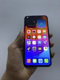 اكس ماكس.  ذاكرته 64.  بطاريته 80.  دبل خط بس شريحه مالته ضايعه.  سعره...