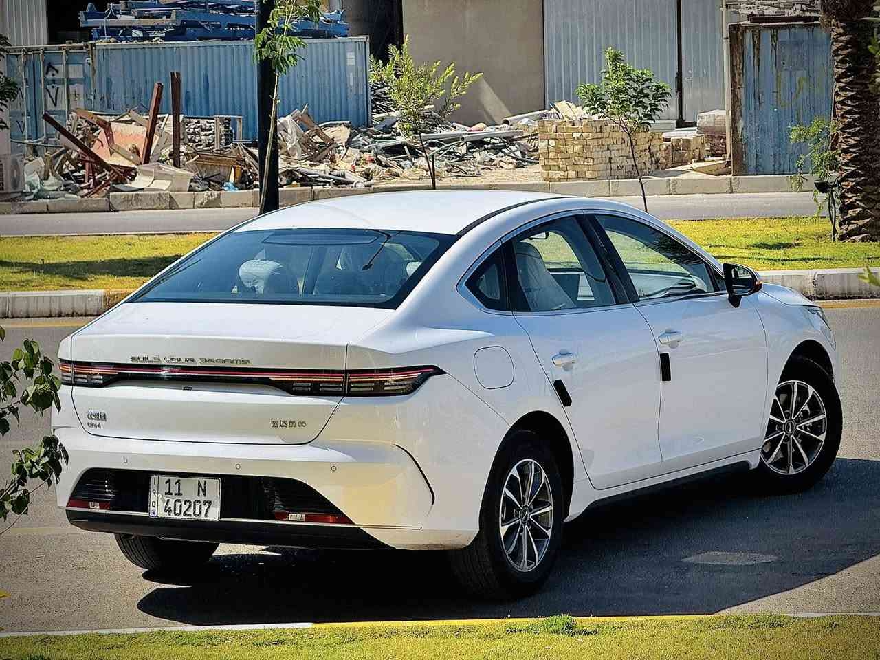 سلام عليكم 🙋
{ BYD  Destroyer  2025 }
سياره فول قماره حديد 
مكفوله كفاله عامه { بارد ، صبغ ، تبديل } 
ماشيه 9000 كيلو الكلي يعني محرك وهايبرد
سياره كامل ملحقاتها كارت وفوم وارضيات 
راح اذكر مواصفات السياره للي ويعرفها : 

⬜️ شاشه كبيره قلاب مستطيل وعرضي
⬜️ هاند بريك كهرباء ⚡️ 
⬜️ كير ماوس 
⬜️ كامره خلفيه دواره
⬜️ حساس خلفي 
⬜️ بجم + خلف فول LED اشاير لكزز 
⬜️ مودات قياده ايكو سبورت نورمل
⬜️ اشاير بل مري + جام اوتو 
⬜️ تحكم ستيرن جهتين 
⬜️ بصمات دخول ذكي 

رقم بغداد بسمي تحويل شوكت ماتحب
هـ 📞 *********** 
عنوانها: بغداد حي جهاد قرب مجمع النسيم
السعر : 19750
