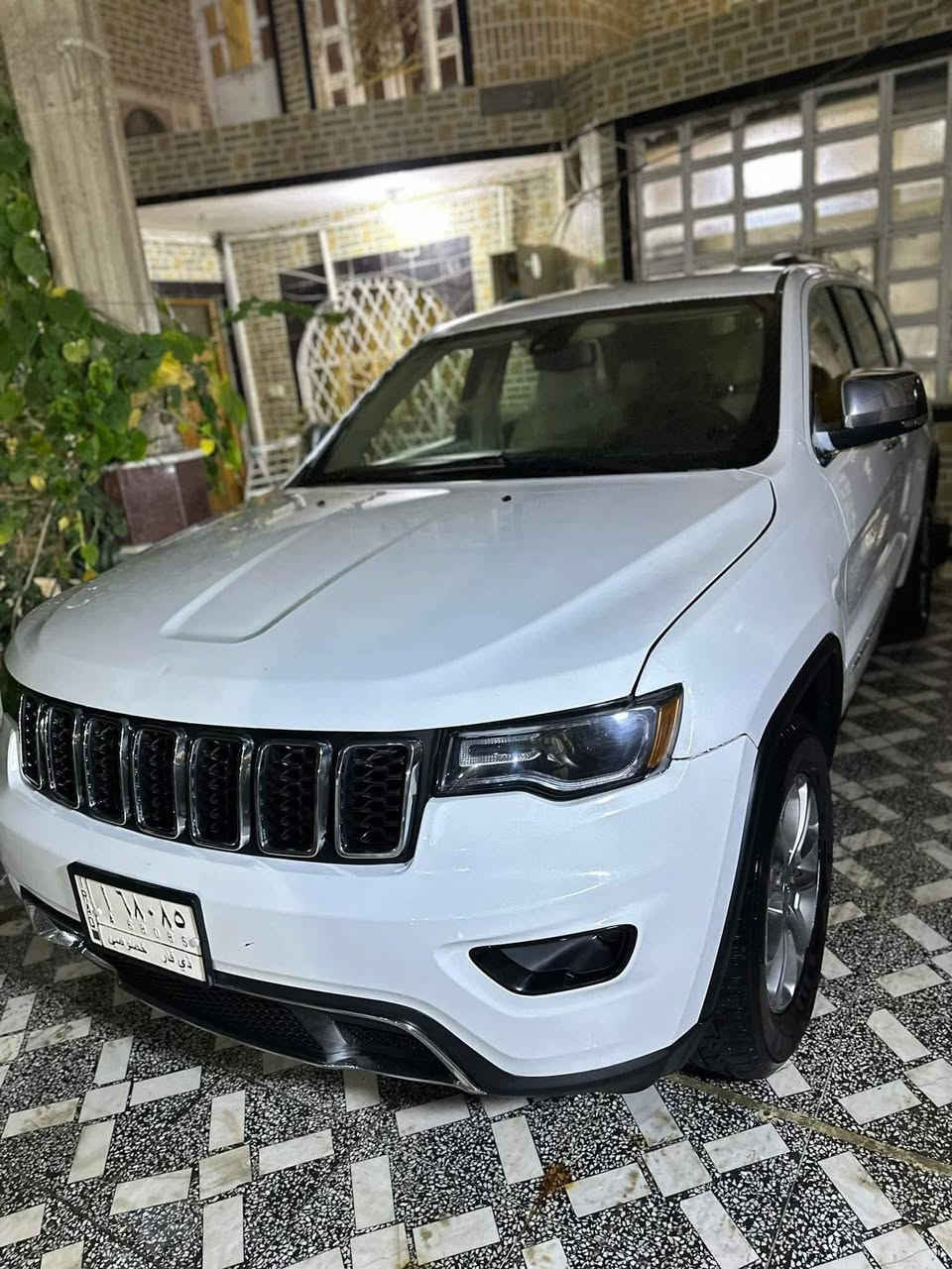 يالله
السلام عليكم ورحمة الله وبركاته 
للبيع او مراوس 
جيب كراند شيروكي 
2015 
رقم ذي قار تحويل ثاني يوم 
السياره محدثه 20
لايت زنون 
كشاف زنون
داخل جلد بيجي
  رادار جانبي 
معروفه موصفات لLIMITED 
وارد أمريكي 
الضرر بنيد وجاملغ امامي الأيسر +الأيمن  مبدل لون مال تفصيخ بلادي بدون صبغ + تصليح لغده الجاملغ من فوك فقط تصليح السياره جاهزه من كلشي كل نقص مابيه 
السعر 175 وبيه مجال 
للاستفسار 
واتساب او اتصال ***********
