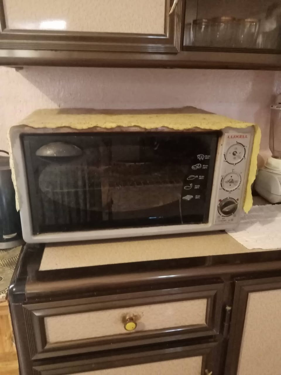 السلام عليكم غراض بيت مستخدمه قليل كلمن وسعره ب صوره ***********
