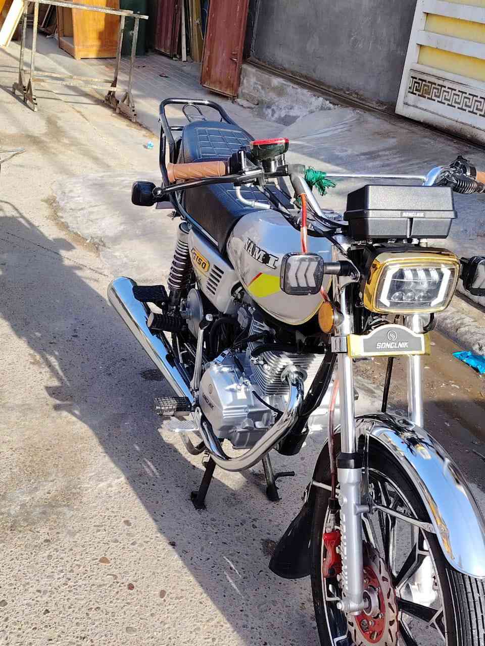 سلام عليكم سيفان البيع مديل 25 كفاله عامه فول موصفات دشبول كتروني تحكم عن بعد ضافه بصمه بل دشبول التصال ***********
