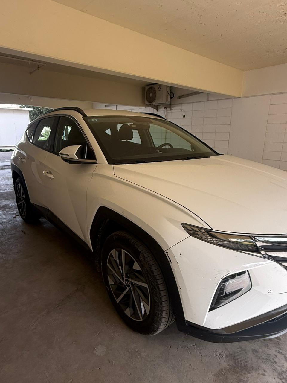 السلام عليكم
للبيع توكسان مديل  2023 خليجي شركه الاولى ام الضمان 

فول عدى البنوراما 
كفاله عامه من التبديل والصبغ والبارد 
وكير مكينه كفاله
 
رقم بغداد الجديد وبأسمي وتحويل مباشر

ماشيه 53 الف
اسبير وعده وكتلوكات الشركه
السياره بعدها بالضمان 

داخل اسود ، مقاعد اماميه كهرباء 
تبريد قطعتين ،شاحن تلفون
سايد بريك دكمه ، اوتو هولد
مود درايف ، نظام المنحدرات 
حساس امامي ، حساس خلفي 
شاشة  كامره متحركه ، بردات خليفة 
مكينه 2000 ، تشغيل عن بعد 
اريل نفكيشن ، بقية المواصفات المعروفه 

مكان السياره بغداد الرصافه
ملاحظه ( بيها زلوغ بالدعاميه مثل ماموضح بالصور )
السعر 205 وبيه مجال للطيبين

للاتصال 
***********
