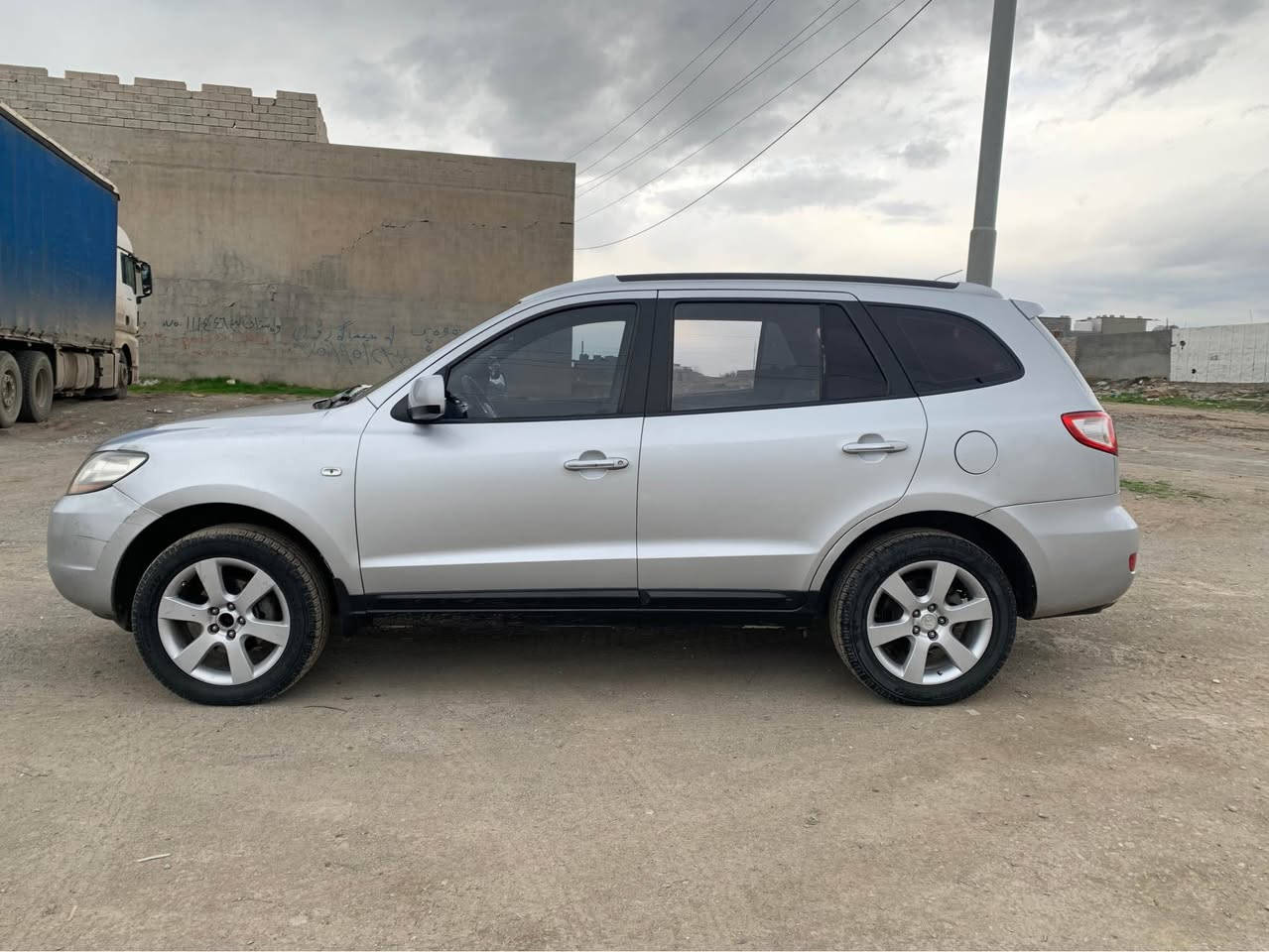 هؤندا سنتافى ٢٠٠٧
گيرمةكينة كارةباى بةشةرت
تةبريد مةركةزى
كوشن جلدوهيتةر
سئ ريز كوشن
 هةموو شتيكى بةشةرتة 
براوةى دووبةى 

ژ.*********** رانية, السليمانية
