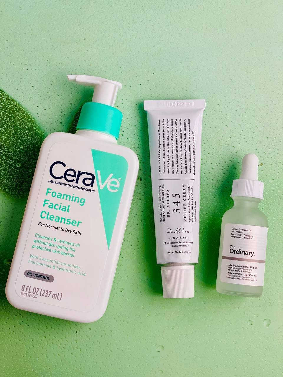 عرض العناية المتكامل للبشرة الدهنية والمختلطة والحساسة💯
مع منتجات CeraVe، The Ordinary، Dr. Althea.
🔹 1- غسول CeraVe Foaming Facial Cleanser غسول رغوي لطيف ينظف البشرة بعمق من الدهون الزائدة والأوساخ وبقايا المكياج،
🔹 2- سيروم The Ordinary Niacinamide 10% + Zinc 1% من أشهر السيرومات المخصصة للبشرة الدهنية والمعرضة للحبوب،
🔹 3- كريم Dr. Althea 345 Relief Cream كريم مهدئ ومرطب غني بالمكونات المغذية للبشرة،
🌍 منشأ المنتجات: 
أمريكا 🇺🇸 سيرافي CeraVe 
كندا 🇨🇦 ذا أورديناري The Ordinary 
كوريا 🇰🇷 د. ألثيا Dr. Althea


**إذا كنت صاحب هذا الإعلان وتريد حذفه لأي سبب، رجاءا أرسل رسالة إلى الدعم الفني**