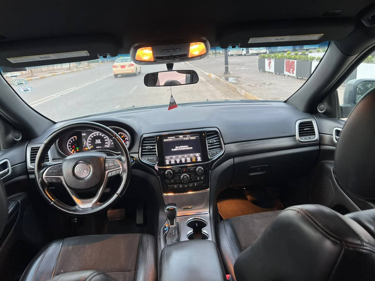 جيب گراند شروكي موديل ٢٠٢١ بلاك توب فول مواصفات بدون سلايد قطعتين صبغ و قطعة كلير امريكا بدون داخيل ارباك سيستم جاهزة بدون نقص ماشي ٨٠ الف سعر مغري ٢٣٨ ورقة بيع سريع مكان اربيل شراي يتصل 
***********
***********
