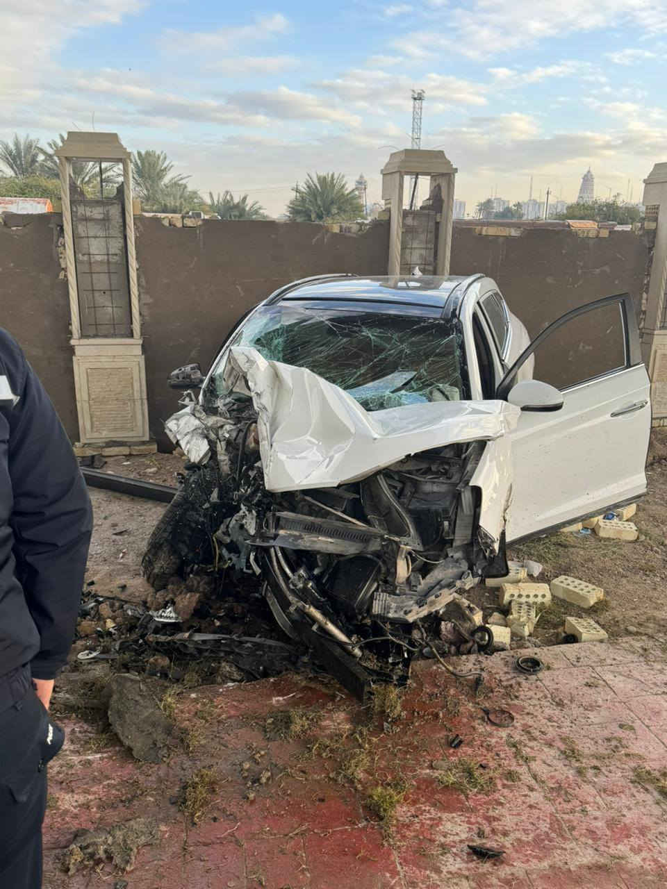 سياره نوع توسان خليجي  موديل 2020 ابيض سياره مباشره مع ابو السنويه رقم بغداد متضرره الاتصال على هذا  الرقم وات ساب ***********
