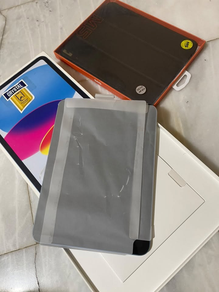 للبيع / آيباد آبل iPad A16 جديد ونظيف استعمال قليل جداً وياه ضمان 8 أشهر ،، سلس بالاستخدام يرهم للدراسه وللألعاب وللأعمال مع كافة ملحقاته + كفر هديه( طلعو مواصفاته من الگوگل) وبسعر مناسب جداً 500 الف دينار عراقي وبي مجال بسيط مكاني الحله / تلفوني ***********
