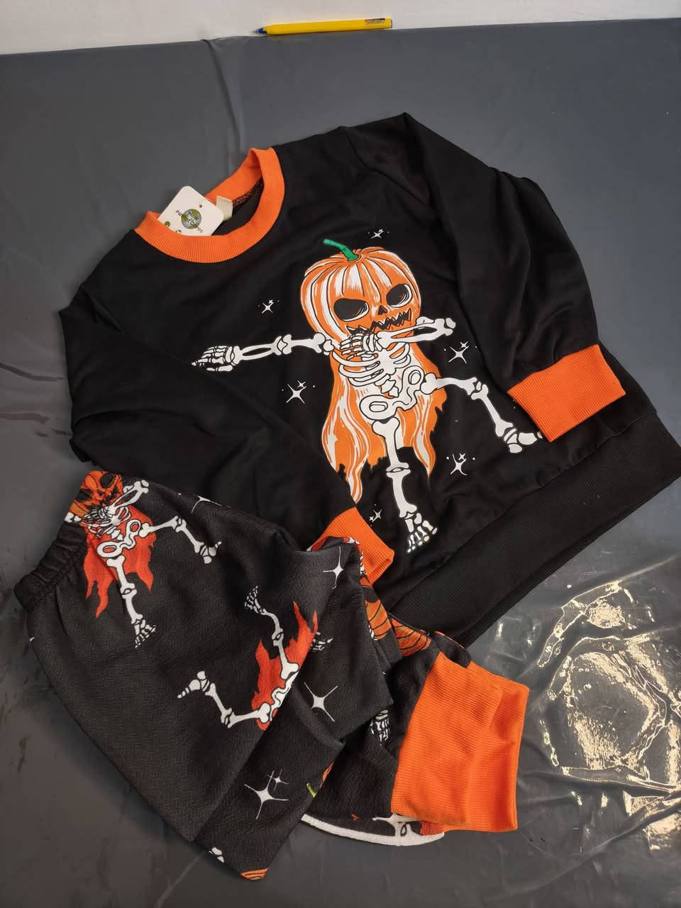 مرحبا بنات عندي تراكات لوفيتو وشي ان وبات بات يفيدنج جملة تقريبن١٢٥تراك كله قطعتين الشراية رقمي وتساب ***********
