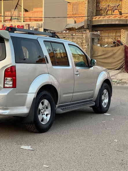 سلام عليكم سياره نيسان بافندر موديل(2008) رقم إنكليزي بغداد سنويه(2028) باسمي سياره فول إله فتحه تحكم مري تحكم ستيرن فور ويل تبريد وتدفه سياره وارد أمريكي حادثه قطعه باب اليمنه خلفي بدون دواخل بيه قطع صبغ بدون حادث  مكينه وكير وصدر جدد السعر $(78) الهاتف(*********** ) بغداد مدينه الصدر
