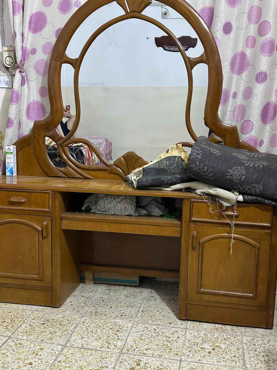 غرفة نوم كنتور 6 باب مع ملحق خشب صاج 
وبعد وياه زاوية وكومدي احذية سعره 450 الف وبي مجال 
مكانه مدينة الصدر سوق الرضوي


**إذا كنت صاحب هذا الإعلان وتريد حذفه لأي سبب، رجاءا أرسل رسالة إلى الدعم الفني**
