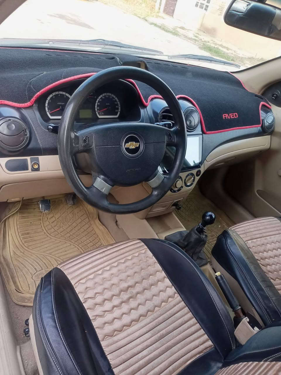 سلام عليكم 
افيو 2009
داخل لونين 
سيارة بيها 4 قطع صبغ 
محرك وكير مابيهم شي طخم مابي شي 
رقم اربيل مسطرة جديد بأسمنا رقم *********** بي واتس
