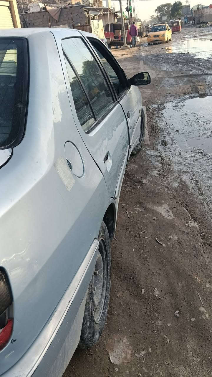 السلام عليكم ورحمة الله وبركاته
بيجو فرنسي 306 رقم صدامي كير مكفول مكينه يحتاجله تجفيت تبريد ثلج كشرتهه نضيفه مثل ماواضحه بل صور تايرات جديده اخذته ب16 ورقه قيم بل يرضي الله واخذهه بدون كسران بل سعر رقم الهاتف ***********
