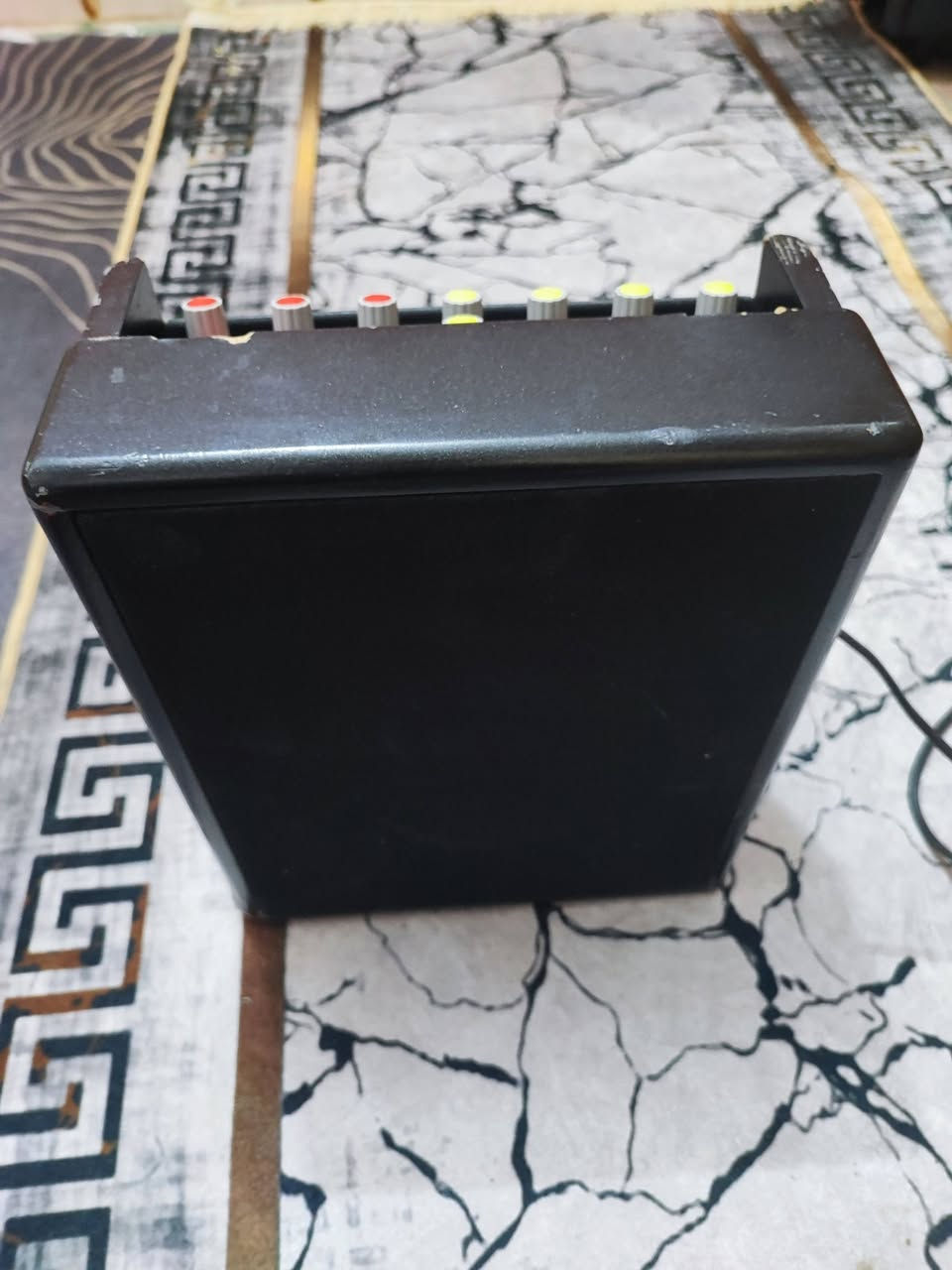 جهاز نوع اكو غزل صناعة ايرانيه حجم وسط يشتغل شحن وكهرباء السعر 75 الف يوجد توصيل  لجميع المحافظات ***********
