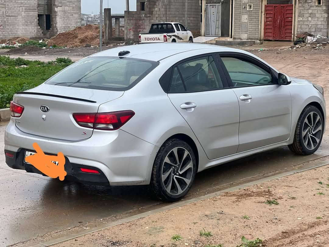 توماتيك
جامات كهرب
ثلاث انظمة قيادة

محرك 1600 
ماشية :  115 الف
ضررها بامريكا :
دعامية والداير معدل عالبارد
السياره حلوه وجاهزه 
السعر 93$ 
بي مجال 
العنوان بغداد 
هاتف : ‭ ***********
