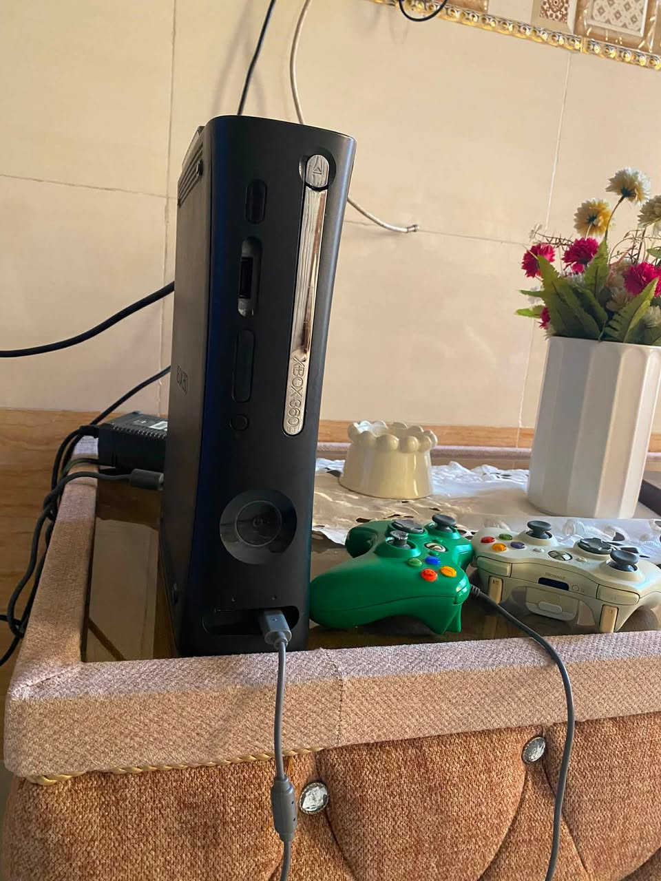 اكس بوكس 360
كلو شغال مابي اي خلل 
ويا يده بلوتوث واحده كيبل 
وبي اقوه الاعب 22 لعبه 
السعر 110


**إذا كنت صاحب هذا الإعلان وتريد حذفه لأي سبب، رجاءا أرسل رسالة إلى الدعم الفني**