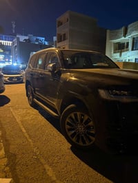 (( للبيع  ))  حسب القناعة  لاندكروز   2023   ساز تطبيق  ام الضمان   ((...