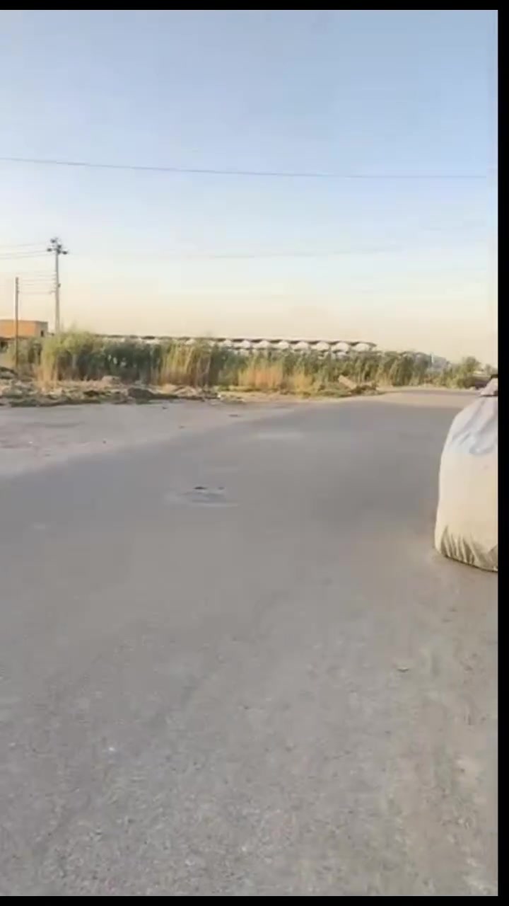 تنويه 🫸🫷
عندك قطعه عندك بيت عندك محلات زراعي او طابو عندك اثاث اتصل: *********** 
بيت هيكل طابو للبيع 
نهاية شارع 30 بداية حولي حي الشهداء 🌹
يحتوي_على غرفتين 
صاله 
استقبال 
مطبخ 
حمامات داخليه وخارجيه 
مناور  
للاستفسار الاتصال على الرغم: ***********🌸
واتساب او اتصل  او راسل الحساب
