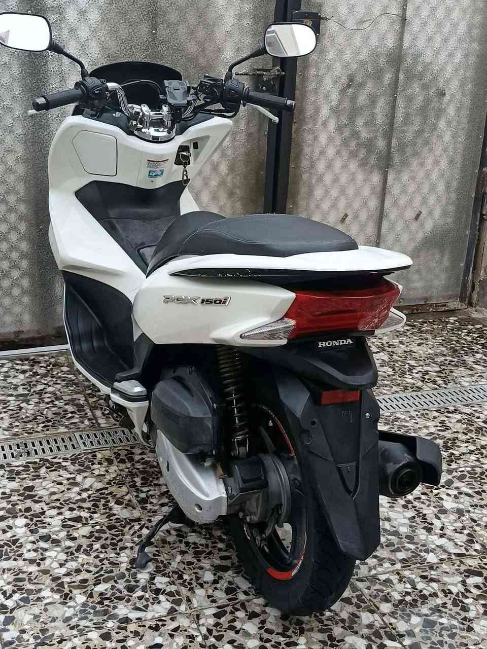 سلام عليكم بي سي إكس جيل الثاني
وارد ياباني كي إف مكينه 150 
حساس زدحام ستان حساس ماشيه 24الف
مكفولة كفاله عامه لون أبيض صدفي
هيتر بليدت دراجه مكفولة كفاله عامه 
سكن بغداد حي النصر ***********
