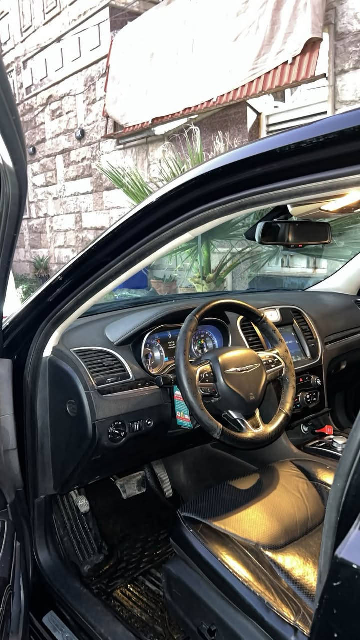 السلام عليكم 
الشايب للبيع او المراوس بجارجر GT او اوباما s🔥

Chrysler 300C 2016 black 

مواصفات السياره✅:
المحرك 3600
الداخل جلد اسود بلادي🖤
تدفئة وتبريد بالكراسي +تدفئة المقود(الستيرن)
حوامل أكواب تدفئة وتبريد
بانورما كاملة🔥
تو ويل المرغوب✅🔥
بردة خلفية🔥
كير طيارة 8نمر🔥
ممشى السياره 210km
تشغيل عن بعد🔥🖤
بجم عريض وكبس🖤
وباقي المواصفات المعروفة سيارة فول مواصفات 
السيارة جاهزة من كل النواحي كير ومحرك بشرط الفحص 
السيارة كندية داخلة كلين تايتل للعراق وهنا صار بيها 
جاملغ امامي وخلفي ثنينهن جهه السايق وحادثهن حيل خفيف 
وبيها بارد خفيف
 بجهه السكن تواصل ويايه وادزلك السونار✅🔥
السيارة على ايدي طالب جامعة وتخبل السياره ومنصوبة وحيل حلوة كلشي مصروف عليها دينار متصرف عليها وبالعافية ع ياخذها🤍
رقم السياره أربيل الجديد وهزه جديده مسويلها وبأسمي التحويل ثاني يوم🔥✅
#سعر الشايب:205وبيها مجال 
للاستفسار متوفر واتساب واتصال دائماً: ***********
