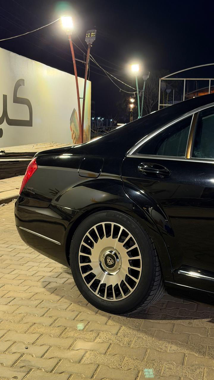 مرسيدس S350
V6 2011
اصوليه (تحويل ، وكاله)
بدون صبغ بدون تبديل بدون شخوط
فقط مكانات 3 بارد جداً بسيطات
حدايده جديده 
تخم تاير جديد
ويل جديد
غرفتها جديده
چوبلسات جدد
مكينه وگير كفالة من فتح وتبديل وعطل 
مصروف عليها هواي
مواصفات الـS معروفه 
كشنات كهرباء
مساج
اضائه محيطية
بنوراما
نظام صعود ونزول السياره (چوبلس)
بعد هواي مواصفات والـS معروف
للأستفسار على السعر   (  215 )
***********
