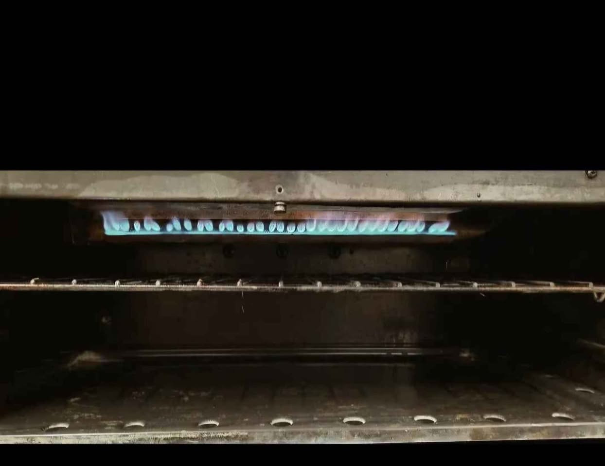 طباخ مصري فرش يشتغل كله ونضيف ع فحص للإستفسار واتس أو اتصال 

*********** النجف, العراق
