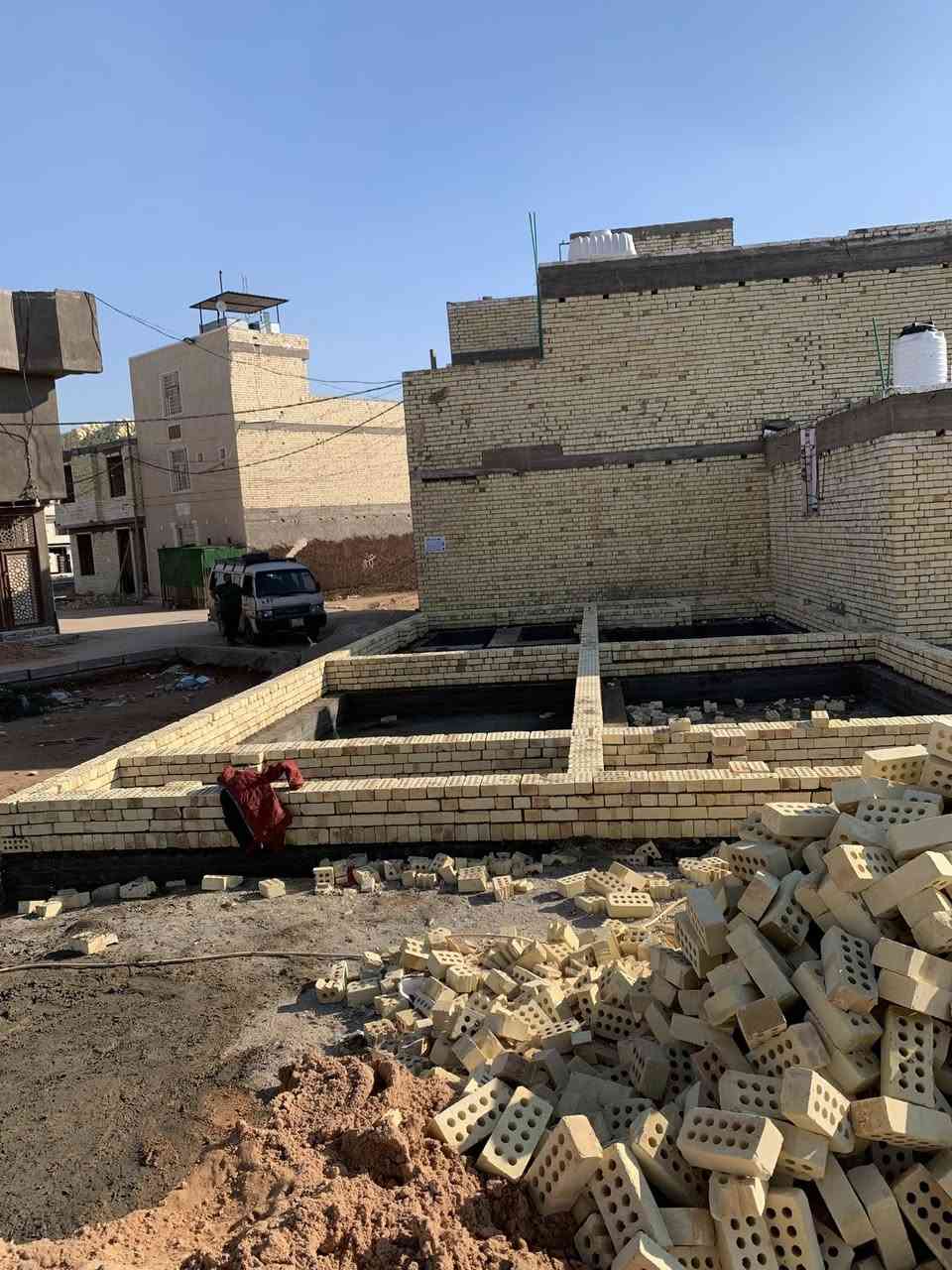 سلام عليكم خلفه بناء متفرغ علين شغل درجه اولا وبسعار مناسبه شتغل قطعي وعسكس و تنضيف ورش بعد العمل ***********
