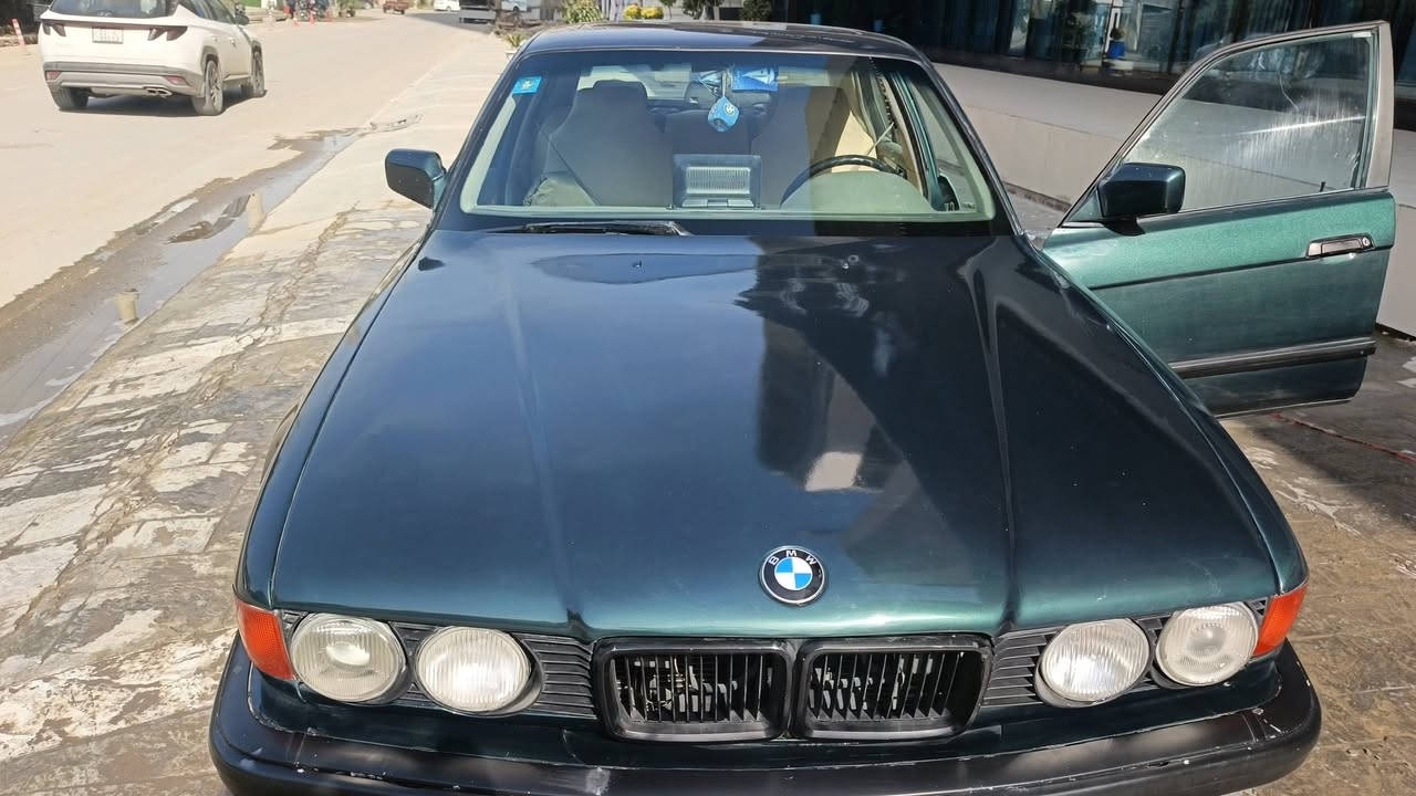 سلام عليكم شباب حجم 744 موديل 93 اصل للبيع او مراوس نواقص غرفه موزينه سعره 65 وبيه مجال ***********
