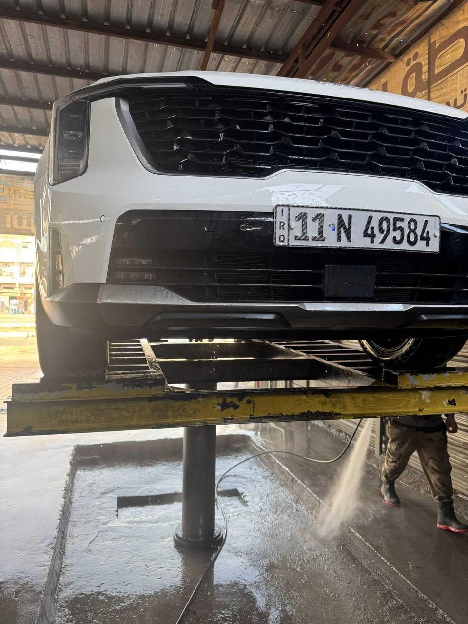 السلام عليكم                                              سيارة سورنتو موديل ٢٤ للبيع                             سيارة جديد مكفوله من صبغ.                            العنوان حي اور تلفون ***********  السعر  ٣١٥ العداد   ١٩.
