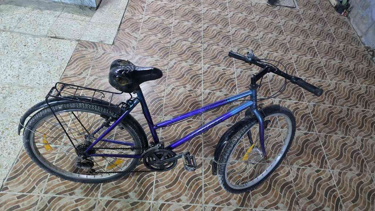 السلام عليكم
باسيكل رياضي للبيع بريك خلفي يشتغل امامي بس يحتاج مخدات وبي نمر ب المكينة سعرة ٦٠ الف


**إذا كنت صاحب هذا الإعلان وتريد حذفه لأي سبب، رجاءا أرسل رسالة إلى الدعم الفني**