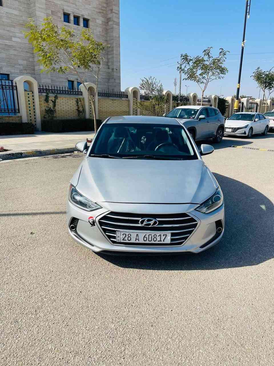 السلام عليكم 
السعر 119
النترا موديل 17 لون مميز سلفر
السيارة قطعتين جامع امامي وبنيد
محرك 2000دوش المرغوب 
المواصفات 
تحكم ستيرن جهتين 
مانع نزلاق 
نضام ايكو تقليل الوقوت 
كامرة خلفية دوارة 
شاشة جبيرة 
كشنات جلد 
حساسات جانبية 
وبعد بيهة هواي موتصفات 
رقم الهاتف ***********
مكانها كربلاء
