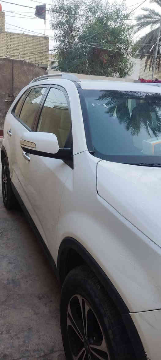 سورينتو أمريكي داخله بدون حادث كلين 2014 محرك 2400 جيدي اي بيها خشم الجاملغ والبنيد طخه عل بارد بيها منضومة غاز يعني بيها كشطات صبغ بداية القماره وبدايية البنيد رقمها كربلاء الماني لونهاابيض سعرها145ورقه وبها مجال للشراي الرقم***********
