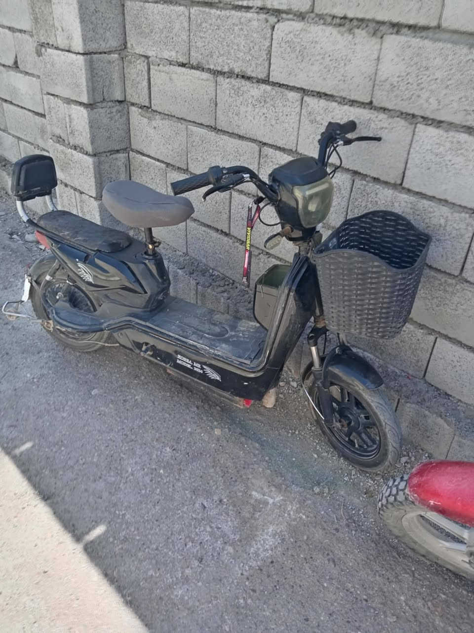 السلام عليكم دراجه شحن فول على فول البيع  الدراجة ما بيه اي شي السعر خاص هاذا الرقم ***********وبي واتساب
