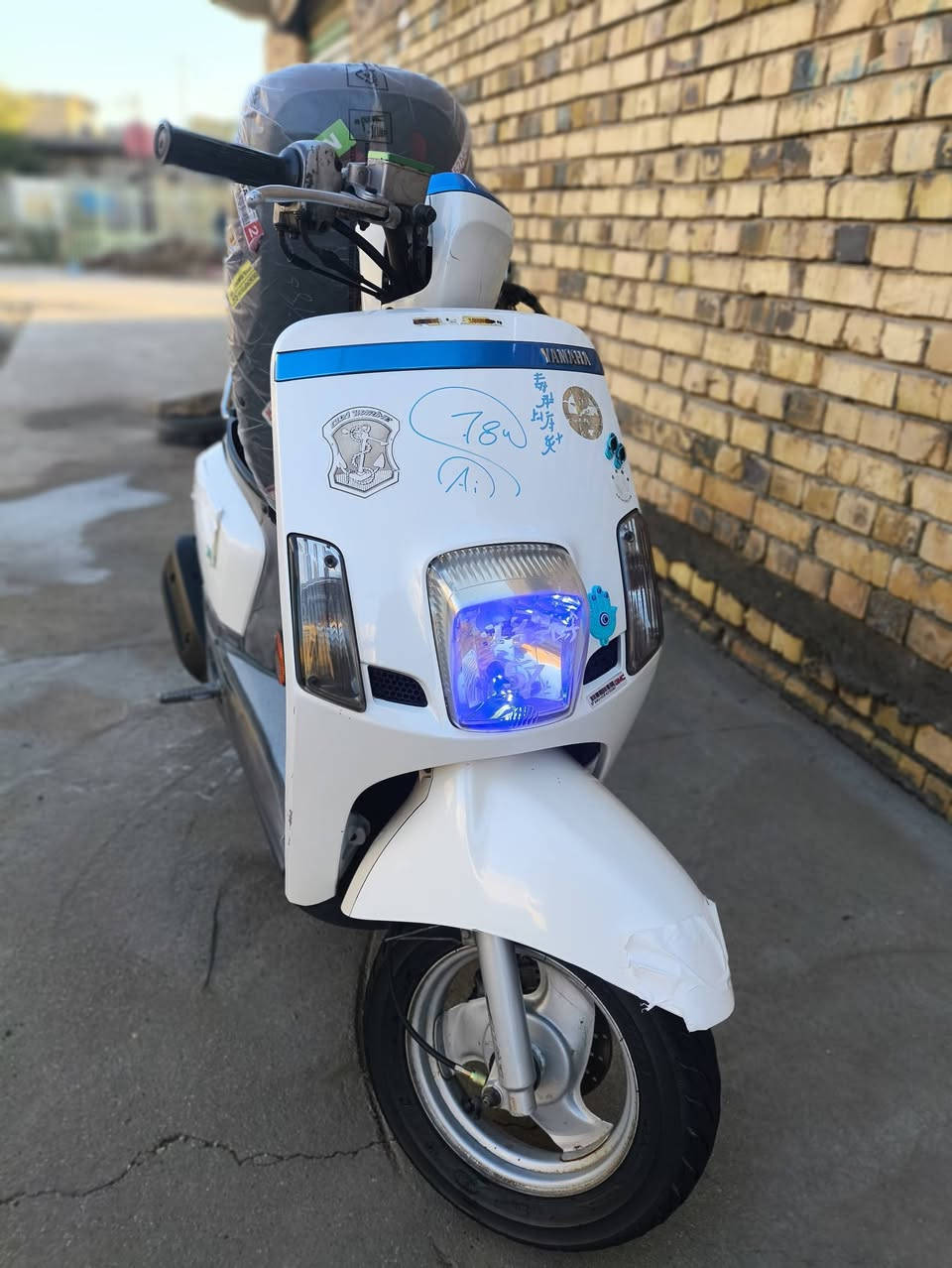 للبيع ماكس بوليس دراجه نضافه 100% نوزل دراجه كفاله عامه من كلشي مكينه كلجات كفرات ختم واحد وياه مكينه دراجه ياخذه مايصرف عليه ربع واحد كامله مكمله موديل 2011 فحل مو نثيه دراجه ناشفه لخير شلعه ومعدل دراجه مانقصه برغي واحد صاله 7ايام من طالعه من ربه مكان رفاعي سعر خاص او عله رقم *********** نكره سلف
