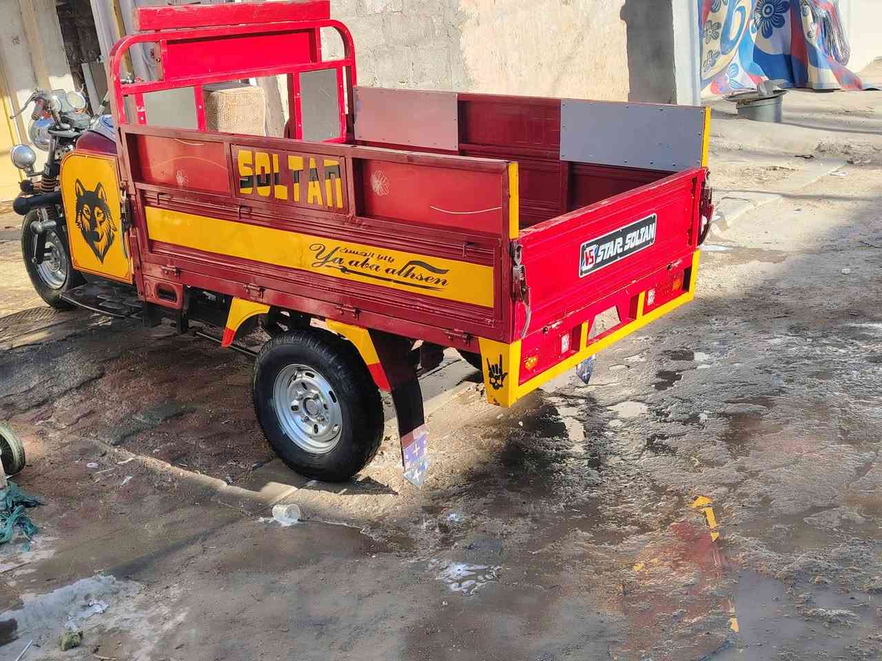 سلام عليكم ستوته البيع مديل 18 وكيله شارع بغداد سعر ملونين وتلثميه وبيه مجال ***********
