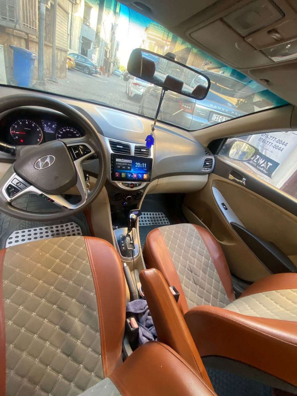 اكسنت 2011
كير محرك 1600
تبريد شغال فول 
الضرر بنيد صبغ بدون دواخل تجميلية جاملغ بارد 
السعر. 78 وبيها مجال للشراي 
***********
