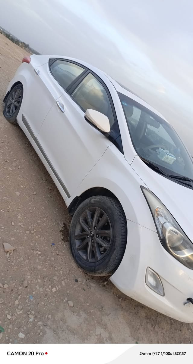 السلام عليكم النترا موديل 2014 وارد خليجي فول مواصفات 1/1 
بغداد دولي تحويل شوكت متريد فتحه سقف  اشاير بلمري قطعتين تبريد شاشه تحكمات انظمه قياده متعدده حساسات محرك 1800 دوش سياره احلى من الصور وجاهزه من جميع النواحي مال جناي
العنوان بابل 
الموبايل 📱***********
السعر 125 وبيه مجال
