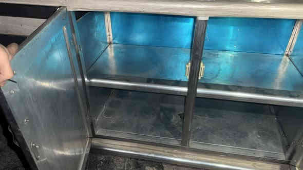 كاونتر تفصال للبيع كله خمس امتار ونص بس سجج مجرات تعبانه ويدات
مترين ارضي سنك حوضين ومعلق 

متر ونص ارضي سطح المنيوم ومعلق 

مترين ارضي سطح المنيوم ومعلق  

***********
