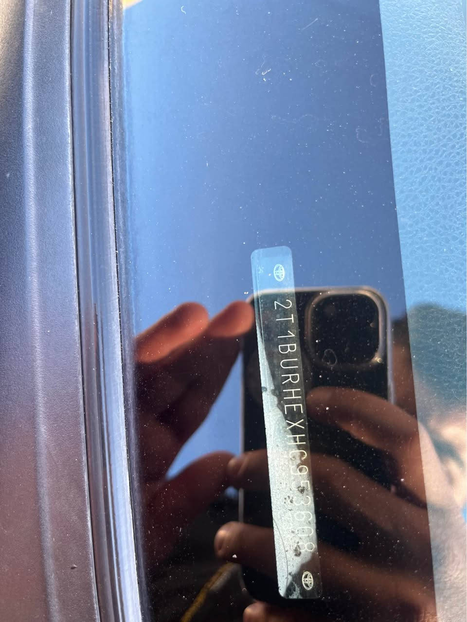 كرولا ٢٠١٧ SE 
مواصفات امریکي مکینە ١.٨
٢ پارچە بۆیاغ 
نەرمە تەزرەیەکی خەفیف هەیە 
گوشین نیو جلد و ٣ گێر و کامێر و شاشە و تبرید لەمس و ڕادارە 
سعری ١٢٩ وەرەقە و مجال 
*********** کۆرەک واتساپ 
Shaqlawa شقلاوة, أربيل
