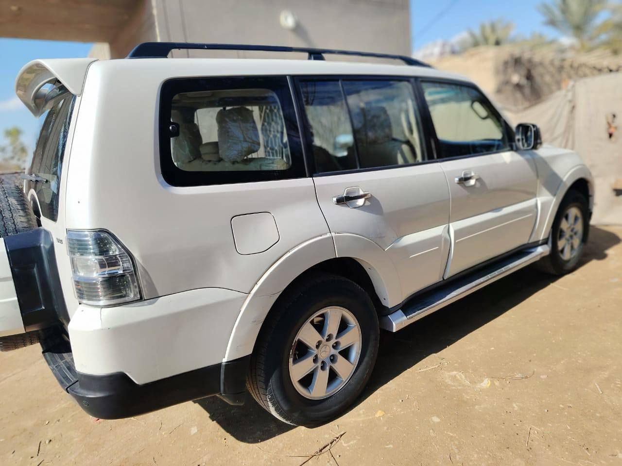 باجيرو موديل 2008حبتور
مكينه 3500  
السياره فول مواصفات
فتحه
4x4 
كشنات الاماميه كهرباء
تدفئه تبريد 
تحكمات ستيرن 
مري شفط اشاره بل مري
كير محرك تبريد خير من الله
رقم بغداد دولي هزه جديده
سنويه 2030باسم مالكهه الشرعي
مكلف بنشر رقم صاحب السياره
للاستفسار الاتصال على الرقم
‏‪‏‪***********‬‏
مكان السياره ديوانيه
