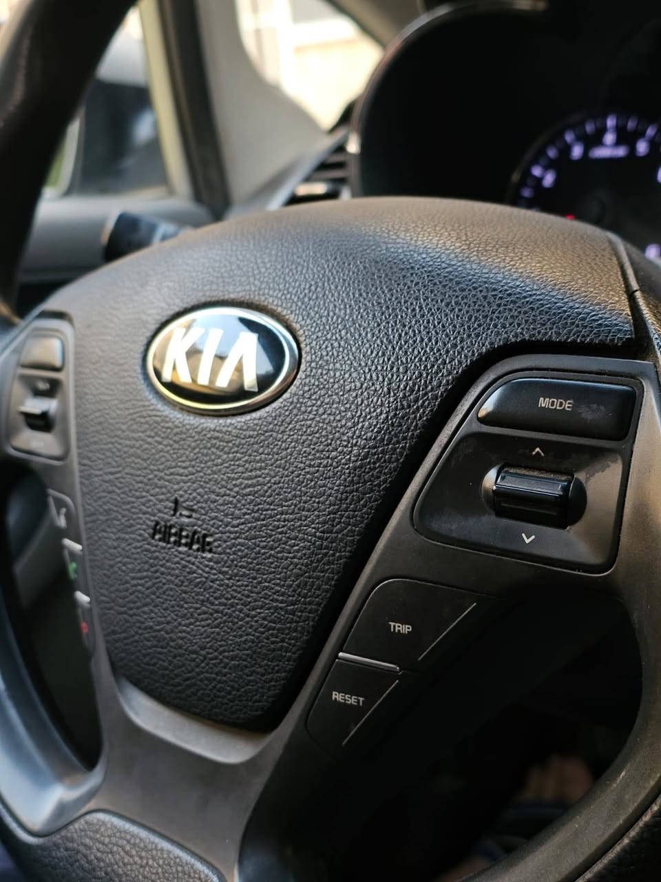 سلام عليكم
كيا فورتي وارد امريكي 2016
حادثها حلو خلفي (صندوك مبدل فقط)
ماكو أي حادث بالعراق
مكينة وكير على وضع الشركة

ماشية 40800 ميل قابل للزيادة

تحكم ستيرن جهتين
بلوتوث وحاكية
ايرباك 6
كشنات حضن

مرقم بغداد
دهنها موتل من الشركة

منظومة تبريد جديدة
صدر جديد
زوج تايرات جديد

اكو جراد بالصندوك
واكو ضربة صغيرة بالجاملغ الخلفي فوك التاير عكس السايق
واكو شخوط بسيطة

السيارة مال بيت ومعتنين بيها
125$ بيه مجال

والله يبارك للجميع بحلاله

تواصل واتساب رسائل من فضلكم ***********
